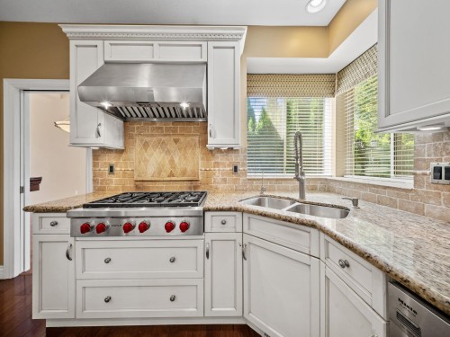 1760 Hampton Drive, Coquitlam, BC - Indoor Photo Showing Kitchen With Double Sink