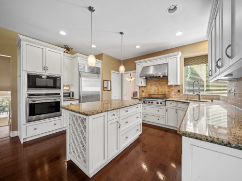 1760 Hampton Drive, Coquitlam, BC - Indoor Photo Showing Kitchen With Upgraded Kitchen