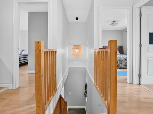 12-39752 Government Road, Squamish, BC - Indoor Photo Showing Other Room
