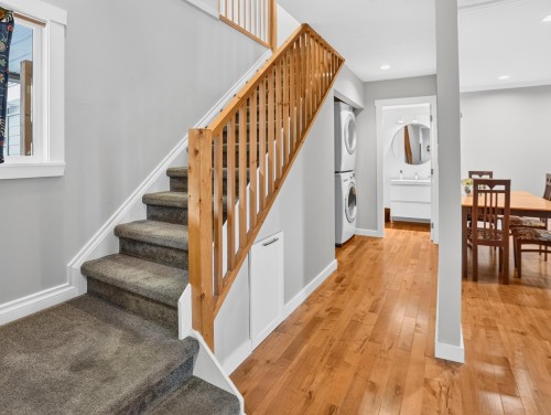 12-39752 Government Road, Squamish, BC - Indoor Photo Showing Other Room