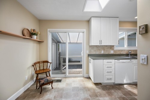 5379 Regatta Way, Delta, BC - Indoor Photo Showing Kitchen
