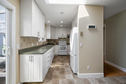 5379 Regatta Way, Delta, BC - Indoor Photo Showing Kitchen