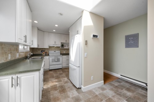 5379 Regatta Way, Delta, BC - Indoor Photo Showing Kitchen