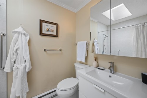 5379 Regatta Way, Delta, BC - Indoor Photo Showing Bathroom