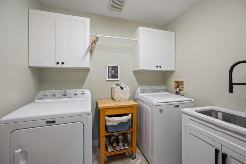 5379 Regatta Way, Delta, BC - Indoor Photo Showing Laundry Room