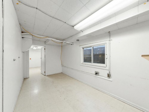 122 17Th Avenue W, Vancouver, BC - Indoor