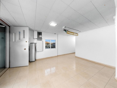122 17Th Avenue W, Vancouver, BC - Indoor Photo Showing Other Room