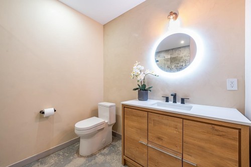 592 Craigmohr Drive, West Vancouver, BC - Indoor Photo Showing Bathroom