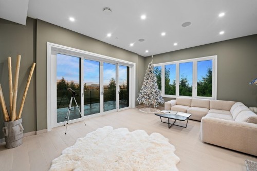592 Craigmohr Drive, West Vancouver, BC - Indoor