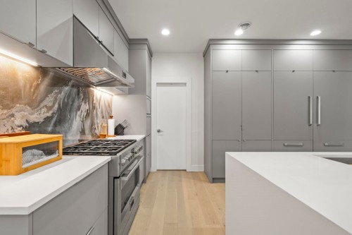 5358 Crescent Drive, Delta, BC - Indoor Photo Showing Kitchen