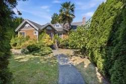 55 King Edward Avenue W Vancouver, BC V5Y 2H6