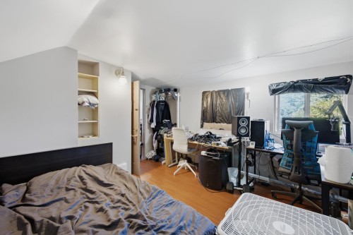 55 King Edward Avenue W, Vancouver, BC - Indoor Photo Showing Bedroom