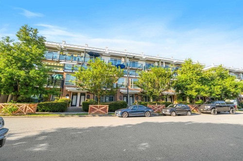78-728 14Th Street W, North Vancouver, BC - Outdoor