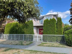 699 29th Avenue W Vancouver, BC V5Z 2J1