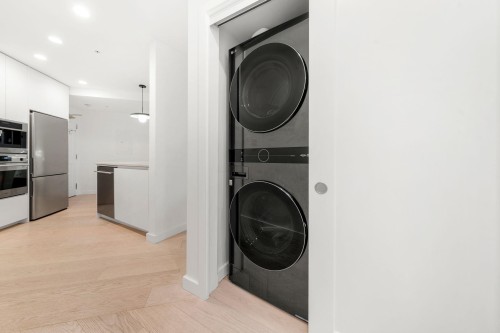 107-2023 Franklin Street, Vancouver, BC - Indoor Photo Showing Laundry Room