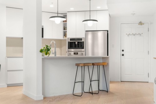 107-2023 Franklin Street, Vancouver, BC - Indoor Photo Showing Kitchen