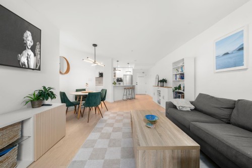 107-2023 Franklin Street, Vancouver, BC - Indoor Photo Showing Living Room