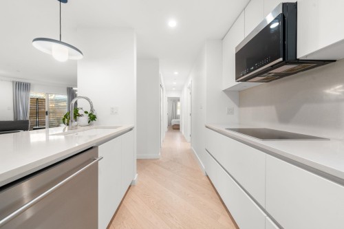 107-2023 Franklin Street, Vancouver, BC - Indoor Photo Showing Kitchen