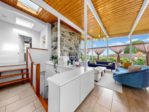 1066 Palmerston Avenue, West Vancouver, BC - Indoor Photo Showing Other Room