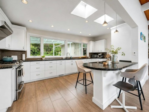 1066 Palmerston Avenue, West Vancouver, BC - Indoor Photo Showing Other Room