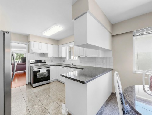 245 63Rd Avenue W, Vancouver, BC - Indoor Photo Showing Kitchen