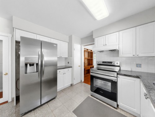 245 63Rd Avenue W, Vancouver, BC - Indoor Photo Showing Kitchen