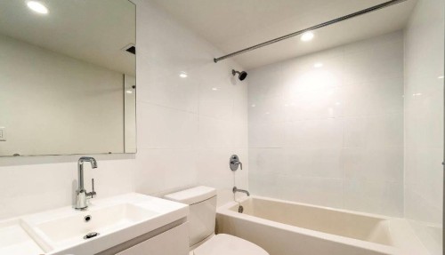 1133 Hornby Street, Vancouver, BC - Indoor Photo Showing Bathroom