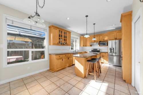 9171 Pauleshin Crescent, Richmond, BC - Indoor Photo Showing Kitchen