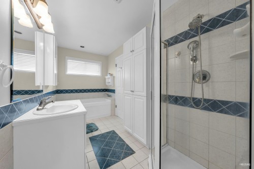 9171 Pauleshin Crescent, Richmond, BC - Indoor Photo Showing Bathroom