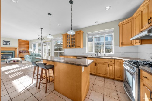 9171 Pauleshin Crescent, Richmond, BC - Indoor Photo Showing Kitchen