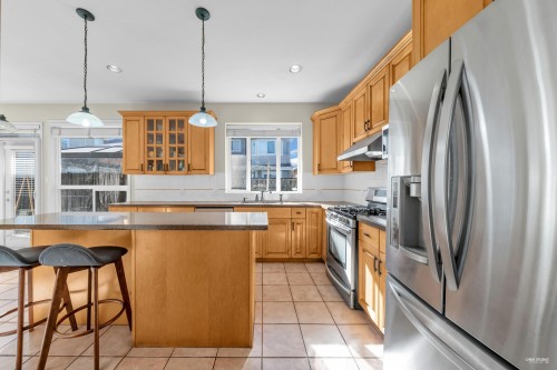 9171 Pauleshin Crescent, Richmond, BC - Indoor Photo Showing Kitchen With Stainless Steel Kitchen