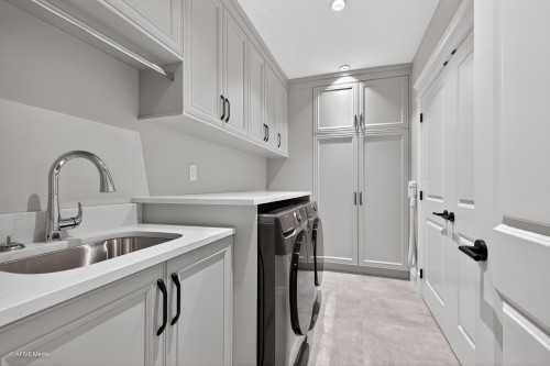 3349 37Th Avenue W, Vancouver, BC - Indoor Photo Showing Laundry Room