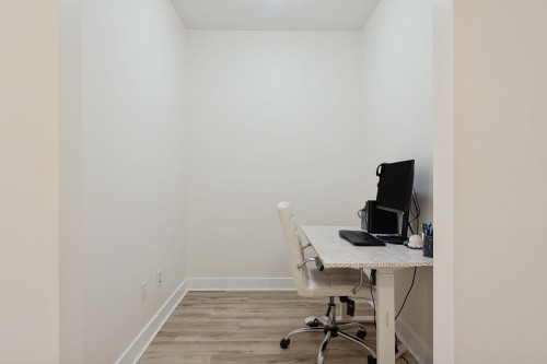 312-733 3Rd Street W, North Vancouver, BC - Indoor Photo Showing Office