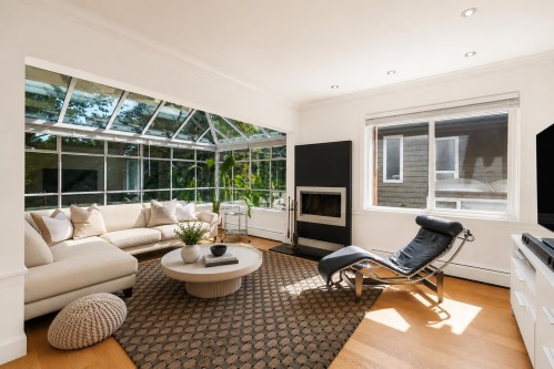 5522 Deerhorn Lane, North Vancouver, BC - Indoor Photo Showing Living Room With Fireplace