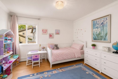 5522 Deerhorn Lane, North Vancouver, BC - Indoor Photo Showing Bedroom