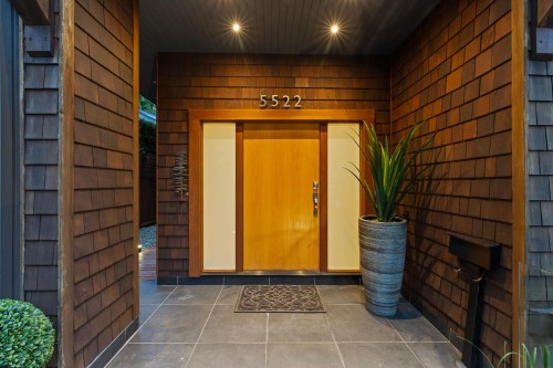 5522 Deerhorn Lane, North Vancouver, BC - Outdoor With Exterior