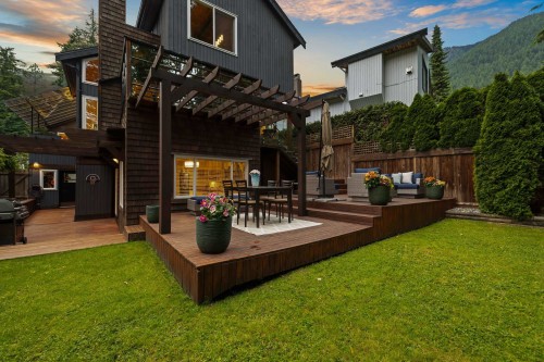 5522 Deerhorn Lane, North Vancouver, BC - Outdoor With Exterior