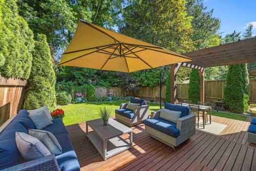 5522 Deerhorn Lane, North Vancouver, BC - Outdoor With Deck Patio Veranda With Backyard