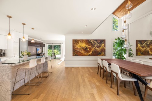 5522 Deerhorn Lane, North Vancouver, BC - Indoor Photo Showing Dining Room