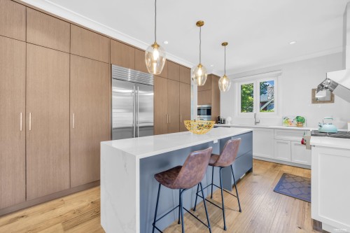 3491 40Th Avenue W, Vancouver, BC - Indoor Photo Showing Kitchen With Upgraded Kitchen