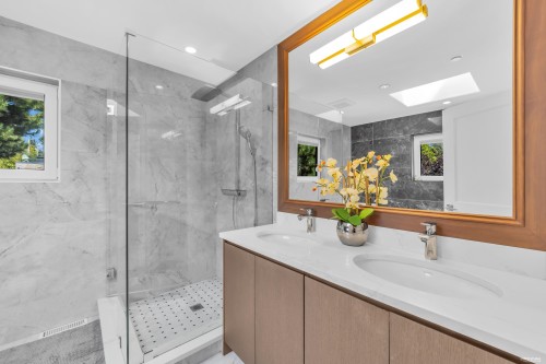 3491 40Th Avenue W, Vancouver, BC - Indoor Photo Showing Bathroom