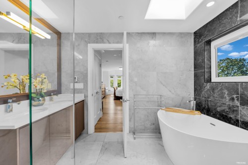 3491 40Th Avenue W, Vancouver, BC - Indoor Photo Showing Bathroom