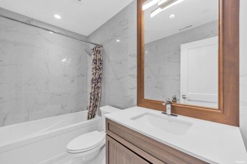 3491 40Th Avenue W, Vancouver, BC - Indoor Photo Showing Bathroom
