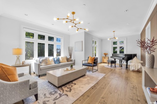 3491 40Th Avenue W, Vancouver, BC - Indoor Photo Showing Living Room