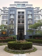 209-2468 Broadway E Vancouver, BC V5M 4V1