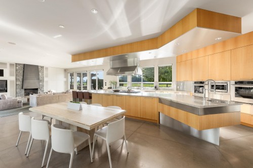 12831 No. 4 Road, Richmond, BC - Indoor Photo Showing Kitchen With Upgraded Kitchen