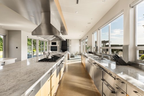 12831 No. 4 Road, Richmond, BC - Indoor Photo Showing Kitchen With Double Sink With Upgraded Kitchen