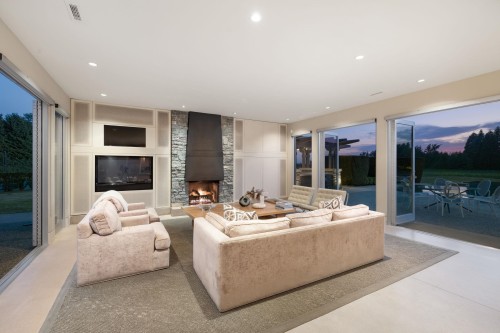 12831 No. 4 Road, Richmond, BC - Indoor Photo Showing Living Room With Fireplace
