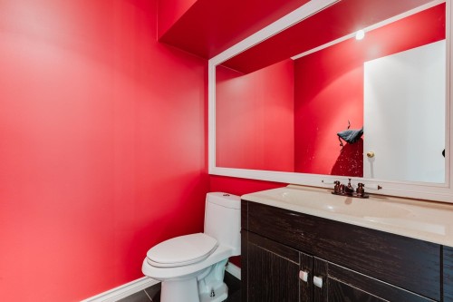 4725 Cedar Tree Lane, Delta, BC - Indoor Photo Showing Bathroom
