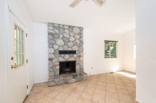 1241 Nepal Crescent, West Vancouver, BC - Indoor Photo Showing Living Room With Fireplace